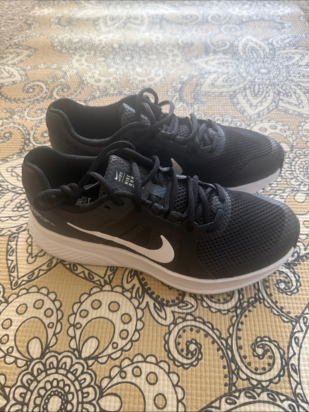 Nike Black and White Running Shoes size 8.5